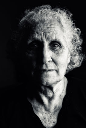 hard-light-woman-portrait-black-white